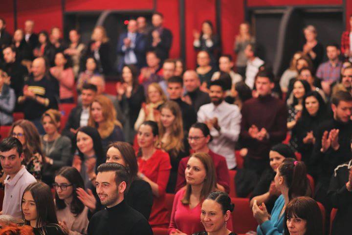 53761892_394506254697010_2623449982417502208_n